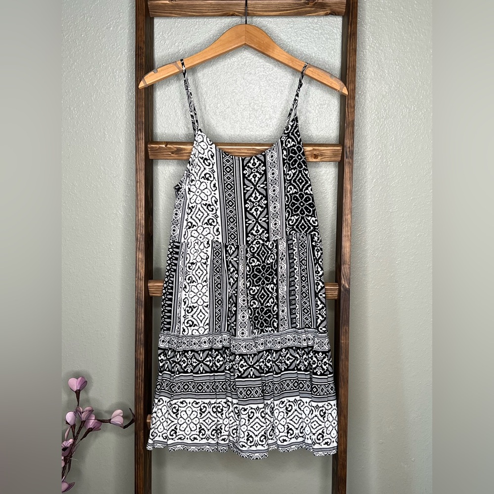 Elegant Black and White Patterned Dress